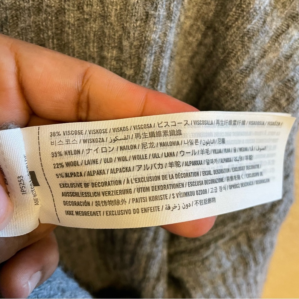 Abercrombie & Fitch Sweater - Picture 4 of 4
